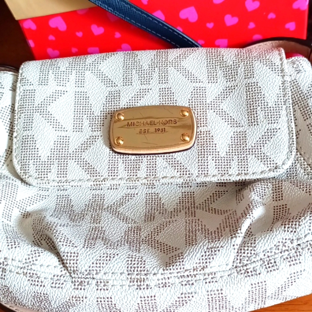 Michael kors crossbody